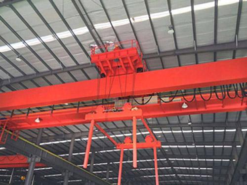 PC生產(chǎn)線(xiàn)專(zhuān)用起重機(jī)